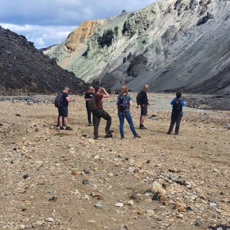 Laugavegur-Trek-people-hiking
