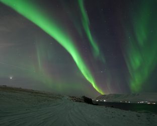 Northern-Lights-at-Hvalfjordur-1680x840-1