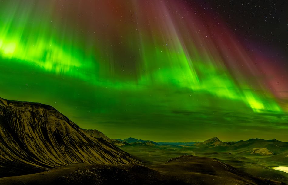 Northern-Lights-at-Lake-Langisjor-1680x840-1