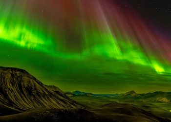 Northern-Lights-at-Lake-Langisjor-1680x840-1