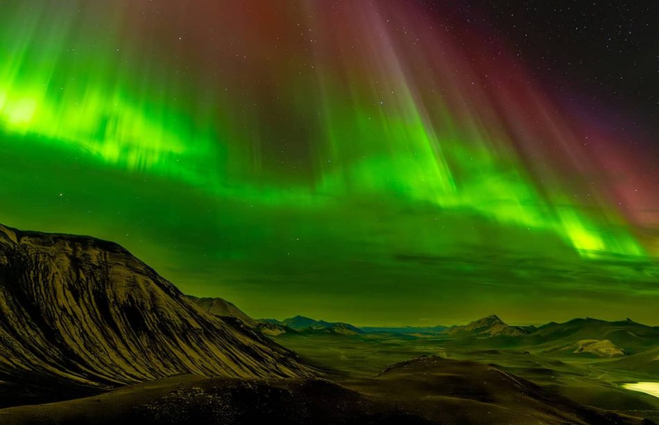 Northern-Lights-at-Lake-Langisjor-1680x840-1