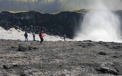 Trekkers at Skafta river