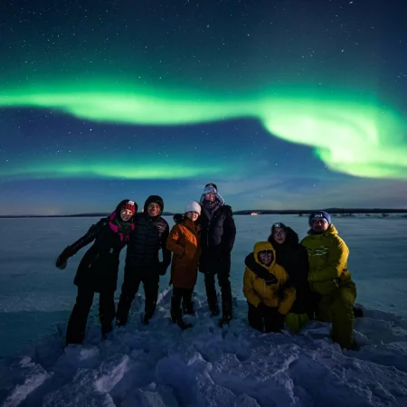 group-under-northern-lights