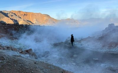 hiking-in-landmannalaugar-iceland
