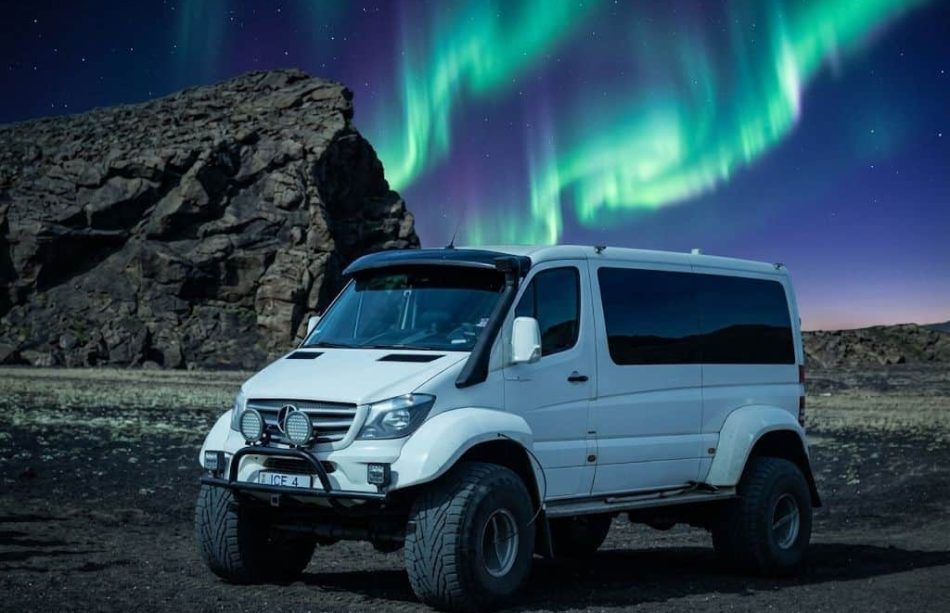 sprinter-in-northern-lights