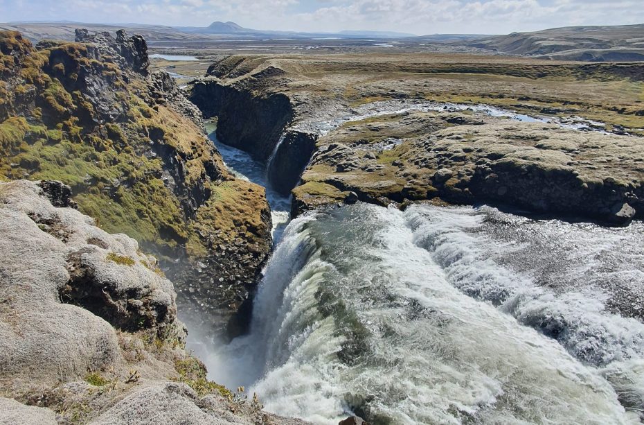 waterfall on the Eldgjá Canyo trekking route
